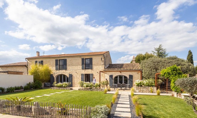 Chateaurenard Villa | 200 m² Villa ∙ 4 bedrooms ∙ 8 guests