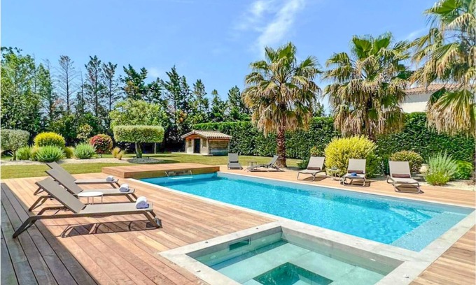 Maillane House | 220 m² House ∙ 4 bedrooms ∙ 8 guests