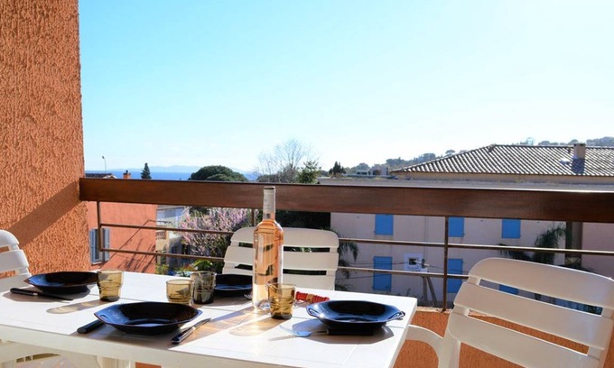Le Lavandou Apartment | 24 m² Studio flat ∙ 1 bedroom ∙ 4 guests