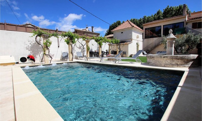 Rochefort-du-Gard House | 240 m² House ∙ 6 bedrooms ∙ 13 guests
