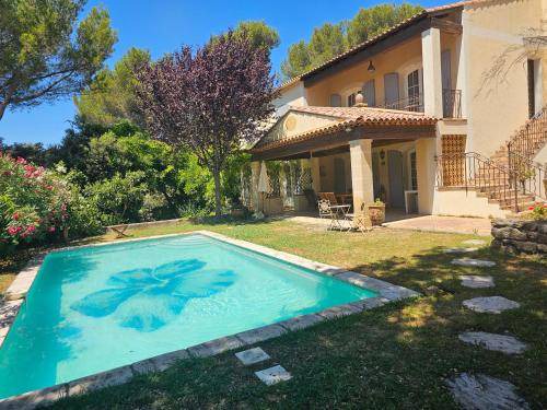 Salon-de-Provence Villa | 240 m² Villa ∙ 5 bedrooms ∙ 10 guests
