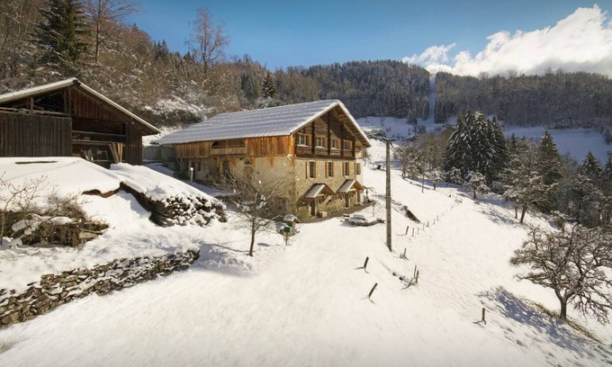 Lorgues Ski Chalet | 250 m² Chalet ∙ 5 bedrooms ∙ 8 guests