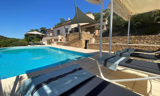 La Londe-les-Maures House | 250 m² House ∙ 5 bedrooms ∙ 10 guests