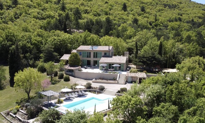 Auribeau House | 260 m² House ∙ 6 bedrooms ∙ 10 guests