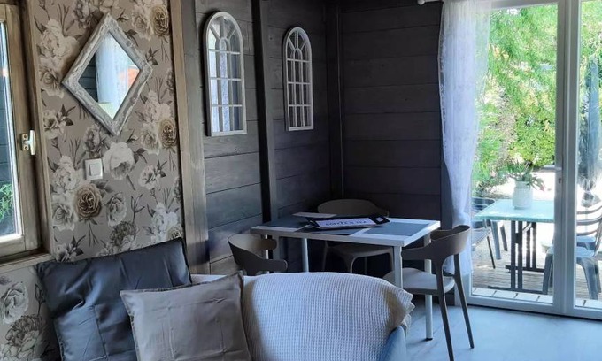 Paluds de Noves Ski Chalet | 27 m² Chalet ∙ 2 bedrooms ∙ 4 guests