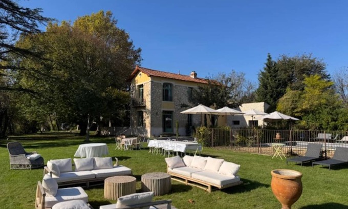 Le Thor House | 280 m² House ∙ 4 bedrooms ∙ 9 guests