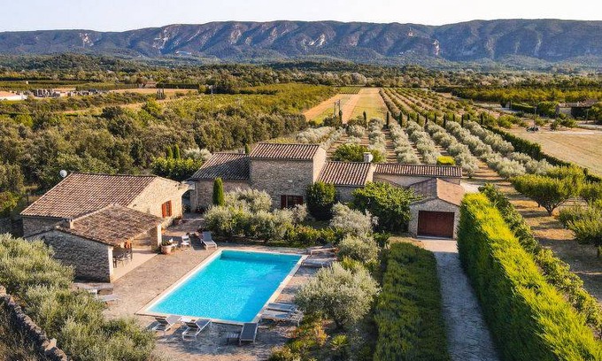 Gordes House | 290 m² House ∙ 4 bedrooms ∙ 10 guests