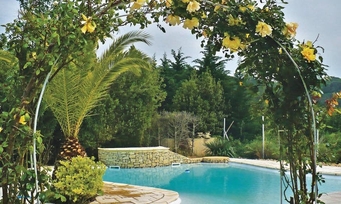 Boulbon House | 3 bedroom accommodation in Boulbon