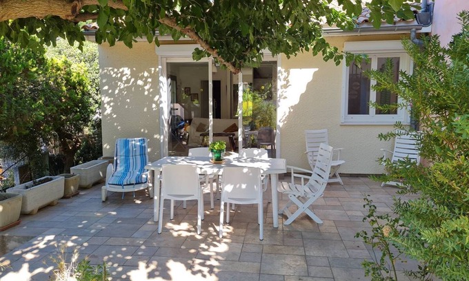 Saint-Mandrier-sur-Mer House | 3 bedroom villa in the center of Saint Mandrier village