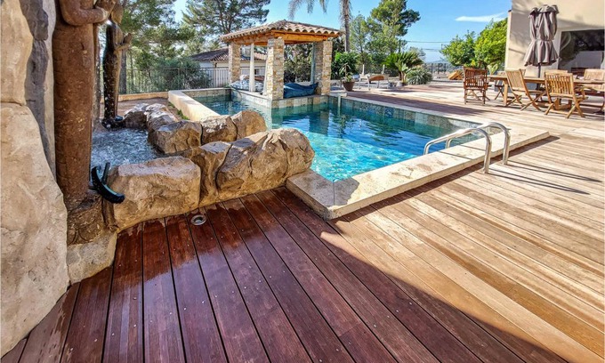 Cuers House | 300 m² House ∙ 4 bedrooms ∙ 8 guests