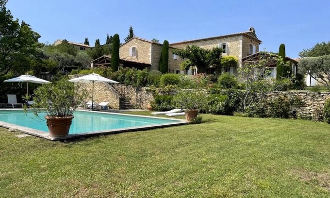 Gordes House | 300 m² House ∙ 6 bedrooms ∙ 12 guests