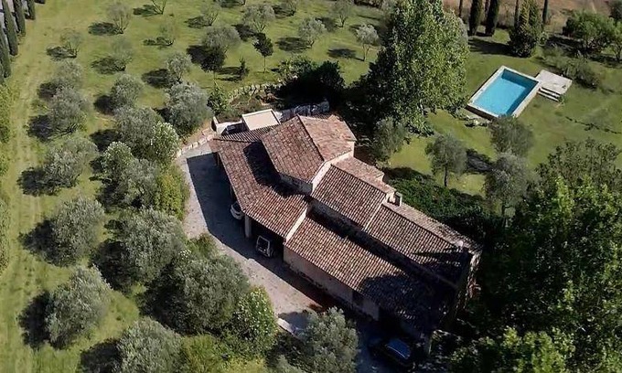 Les Arcs-sur-Argens Villa | 300 m² Villa ∙ 4 bedrooms ∙ 8 guests