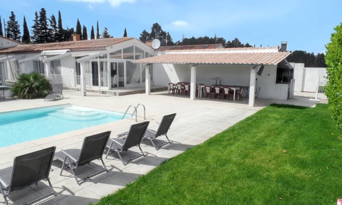 Meynes Villa | 300 m² Villa ∙ 6 bedrooms ∙ 14 guests