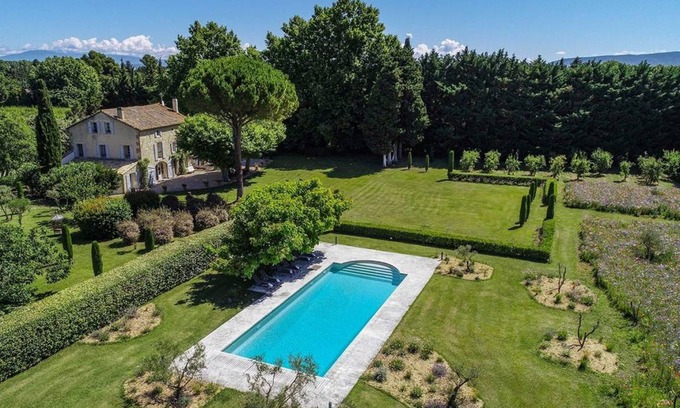 Verquieres Villa | 300 m² Villa ∙ 9 bedrooms ∙ 18 guests
