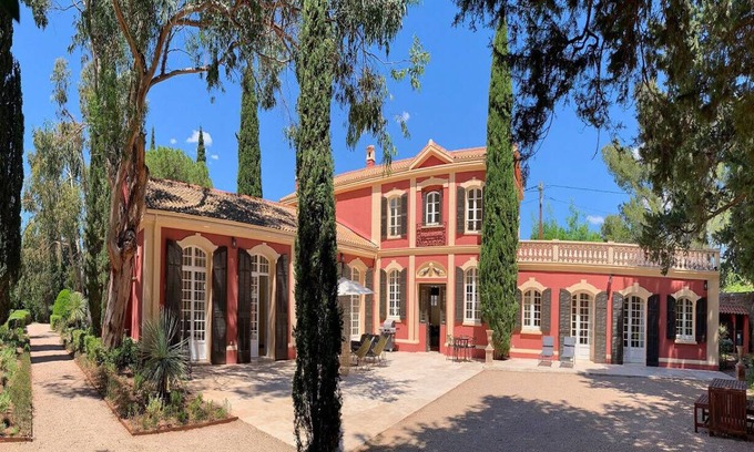 Le Pradet Villa | 330 m² Villa ∙ 5 bedrooms ∙ 11 guests