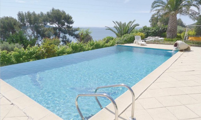 Istres Apartment | 35 m² Apartment ∙ 1 bedroom ∙ 2 guests