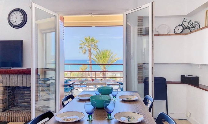 Saint-Cyr-sur-Mer Apartment | 45 m² Apartment ∙ 1 bedroom ∙ 4 guests