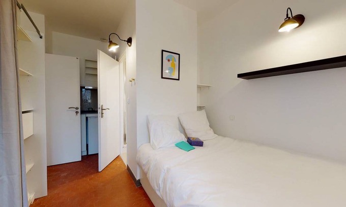 4th Arrondissement Resort | 460 m² Private room ∙ 1 bedroom ∙ 2 guests
