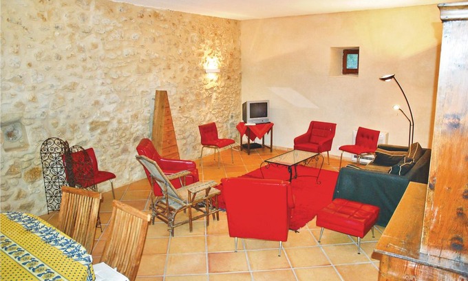 Mondragon House | 5 bedroom accommodation in Mondragon