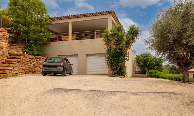 Ollioules Apartment | 50 m² Apartment ∙ 1 bedroom ∙ 2 guests