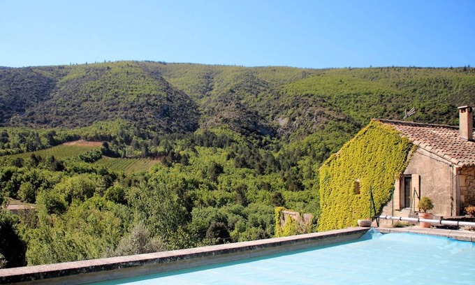 Lacoste House | 55 m² House ∙ 2 bedrooms ∙ 6 guests