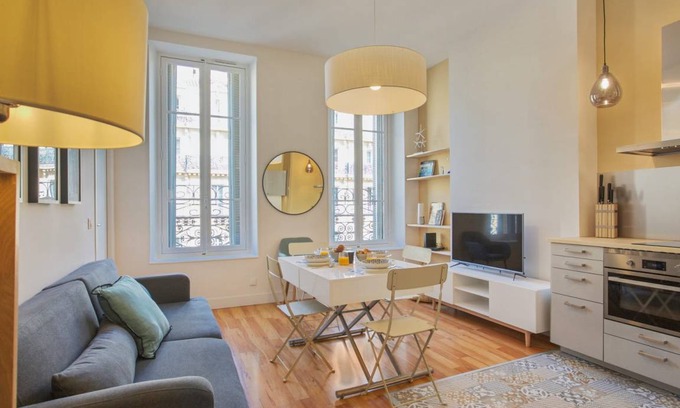 Les Grands Carmes Apartment | 56 m² Apartment ∙ 2 bedrooms ∙ 4 guests