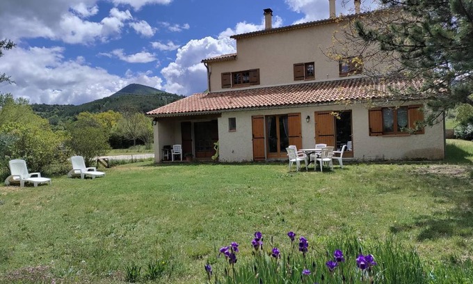 Sederon House | 56 m² Gîte ∙ 2 bedrooms ∙ 5 guests