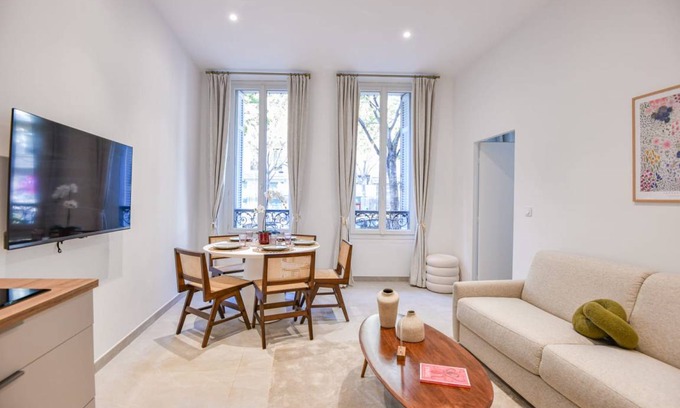 1st Arrondissement Apartment | 60 m² Apartment ∙ 2 bedrooms ∙ 6 guests