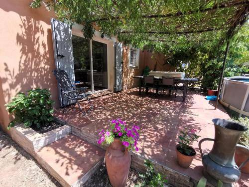 Flassans-sur-Issole House | 60 m² House ∙ 1 bedroom ∙ 4 guests