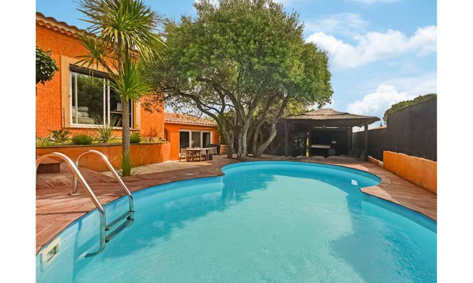 Saint-Genies-de-Comolas House | 64 m² Maisonette ∙ 2 bedrooms ∙ 6 guests