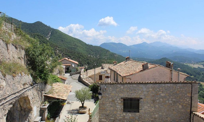 La Rochette House | 65 m² Gîte ∙ 2 bedrooms ∙ 5 guests