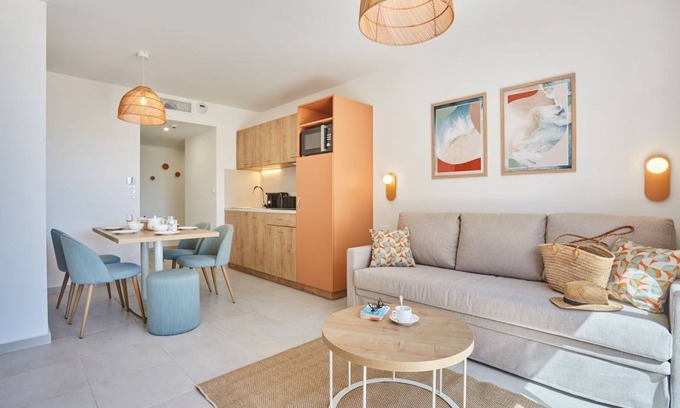 Giens Condo | 68 m² Condo ∙ 2 bedrooms ∙ 8 guests