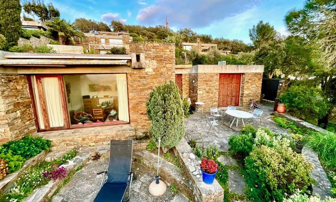 Cap Benat House | 73 m² House ∙ 2 bedrooms ∙ 4 guests