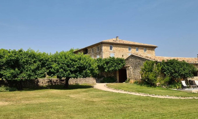 Crestet Apartment | 75 m² Apartment ∙ 2 bedrooms ∙ 5 guests