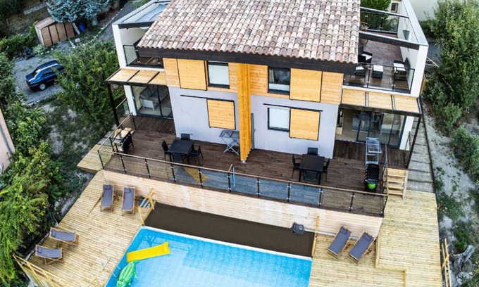 Marcoux House | 75 m² House ∙ 2 bedrooms ∙ 4 guests