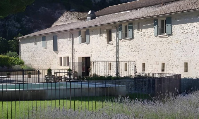 Pujaut Bed & Breakfast | 80 m² Bed and breakfast ∙ 4 guests