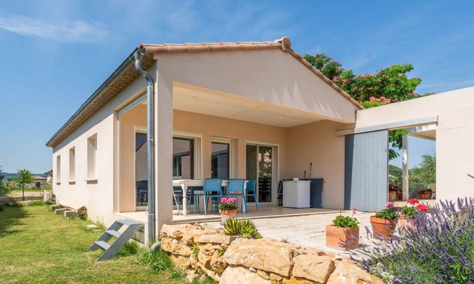 Blauvac House | 82 m² House ∙ 3 bedrooms ∙ 6 guests