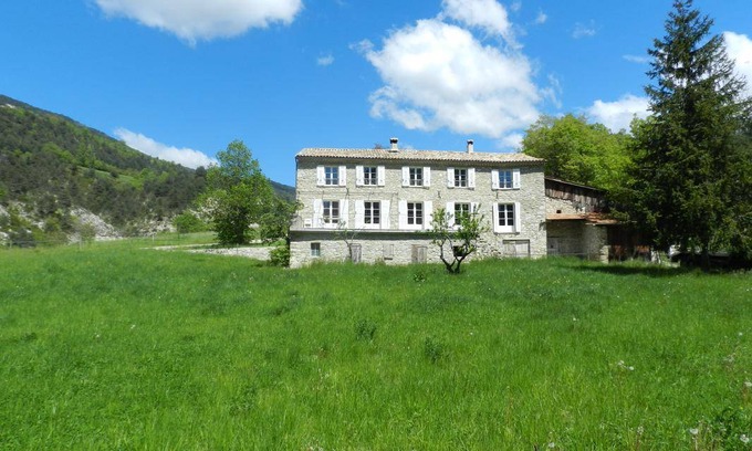 Meailles House | 90 m² Gîte ∙ 2 bedrooms ∙ 4 guests