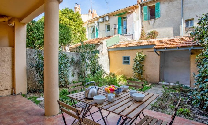 Le Mourillon House | 90 m² House ∙ 3 bedrooms ∙ 5 guests
