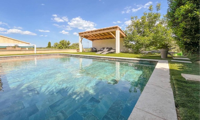 Comps House | 90 m² Maisonette ∙ 3 bedrooms ∙ 6 guests