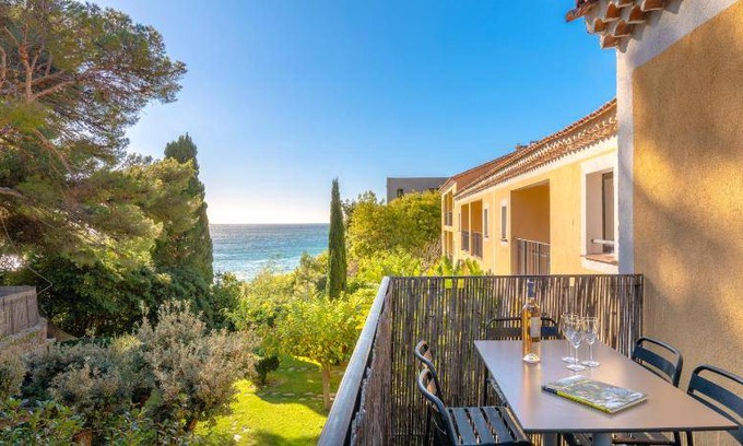 Le Rayol Apartment | 95 m² Serviced apartment ∙ 3 bedrooms ∙ 127 guests
