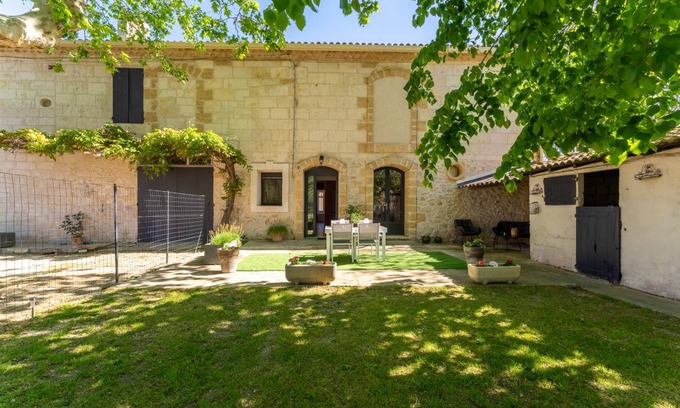 Comps House | 95 m² House ∙ 2 bedrooms ∙ 4 guests