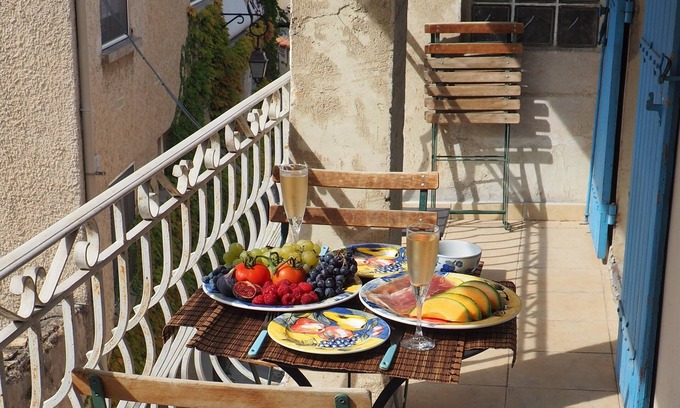 Pernes-les-Fontaines House | Air-conditioned & heated cottage in picturesque Pernes-les-Fontaines