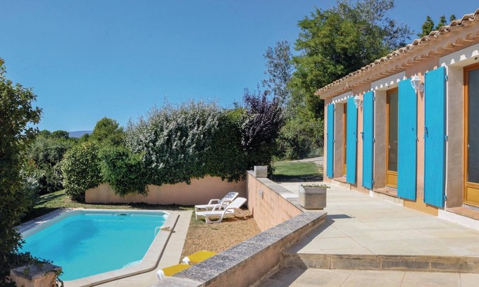 Roussillon House | Amazing home in Roussillon with WiFi