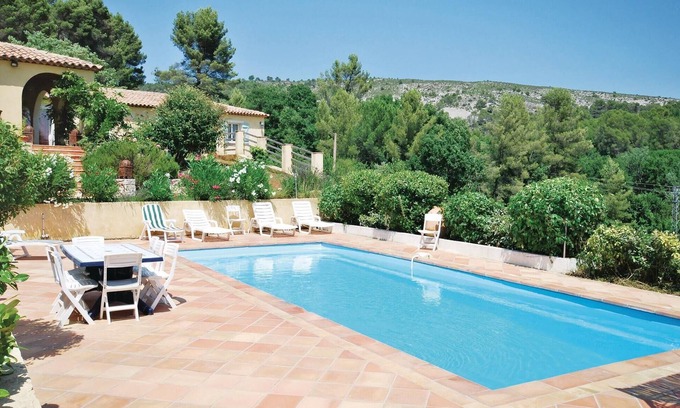 Salernes House | Amazing home in Salernes with WiFi