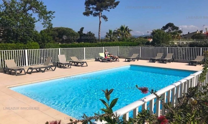 Le Brusc Apartment | Apartment comfortable air conditioning terrace garden swimming pool beach and harbour at walking.
