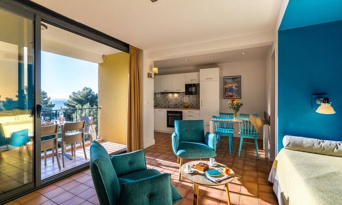 Le Rayol Apartment | Apartment in Saint-Tropez with Beach Access