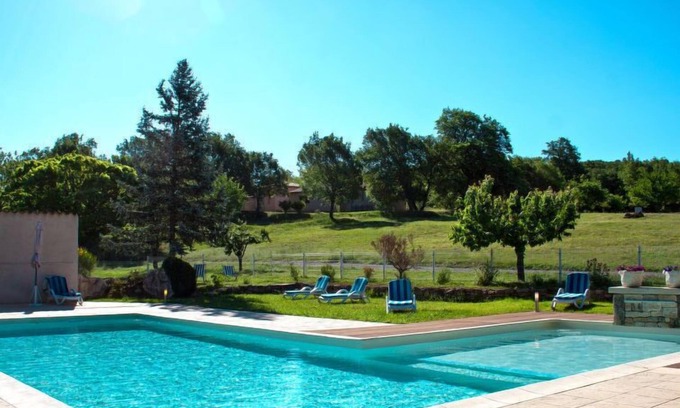 Niozelles Apartment | Apartment Les Demeures du Clos - Genêt (FOQ319) in Forcalquier - 2 persons, 1 bedrooms