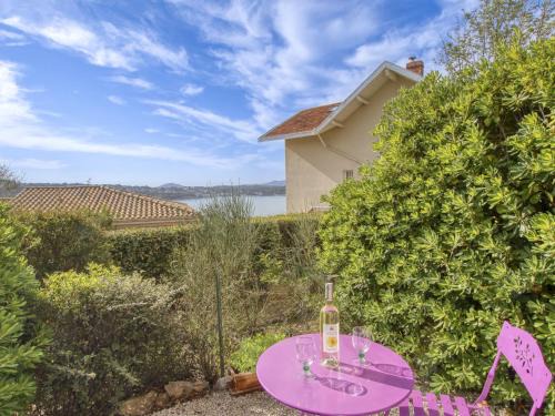 Bandol Apartment | Apartment Vanille by Interhome