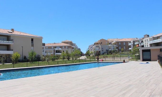 La Londe-les-Maures Apartment | Appartement Pour 2+2 Personnes Avec Terrasse et Piscine